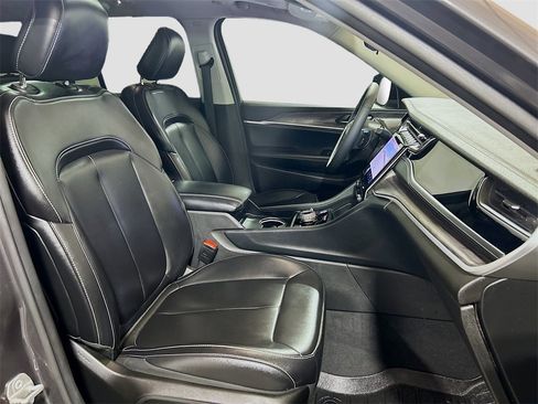 Used 2024 Jeep Grand Cherokee Limited 4xe w/ Trailer Tow Package image 28