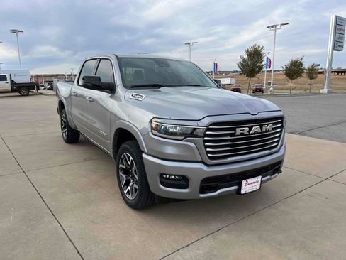 Used 2025 RAM 1500 Laramie w/ Laramie Southwest Edition AWD/4WD image 3