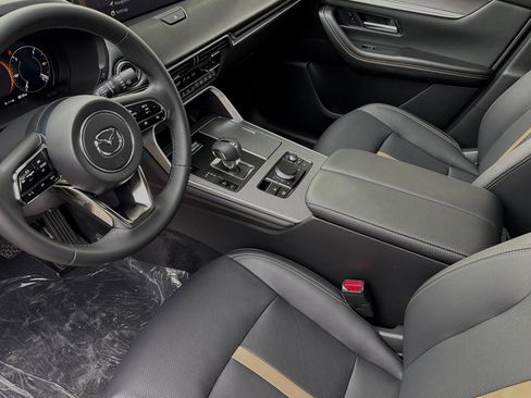 Used 2025 MAZDA CX-70 Plug-In Hybrid w/ Premium Plus image 9