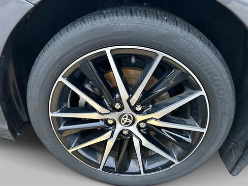 Used 2023 Toyota Camry SE image 9