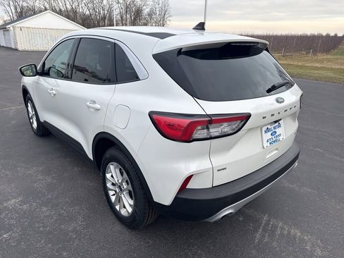 Used 2020 Ford Escape SE image 5