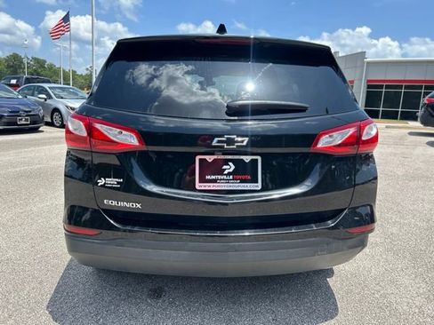 Used 2020 Chevrolet Equinox LS w/ LS Convenience Package FWD image 3