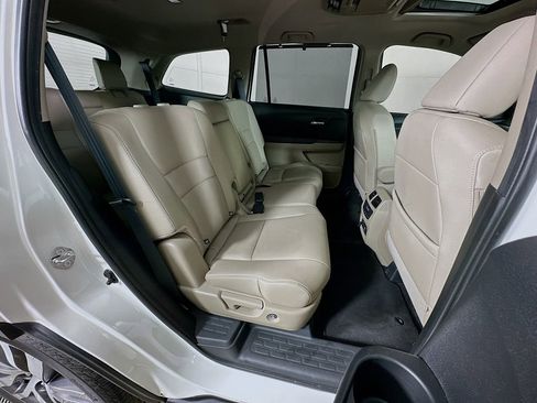 Used 2018 Honda Pilot Touring image 37