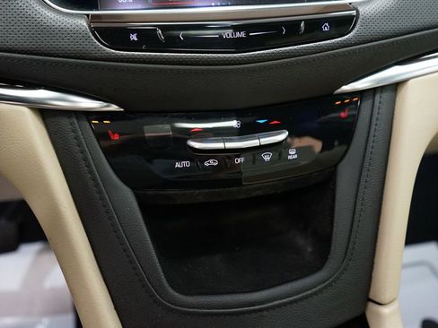 Used 2017 Cadillac XT5 Luxury w/ Driver Awareness Package AWD/4WD image 38