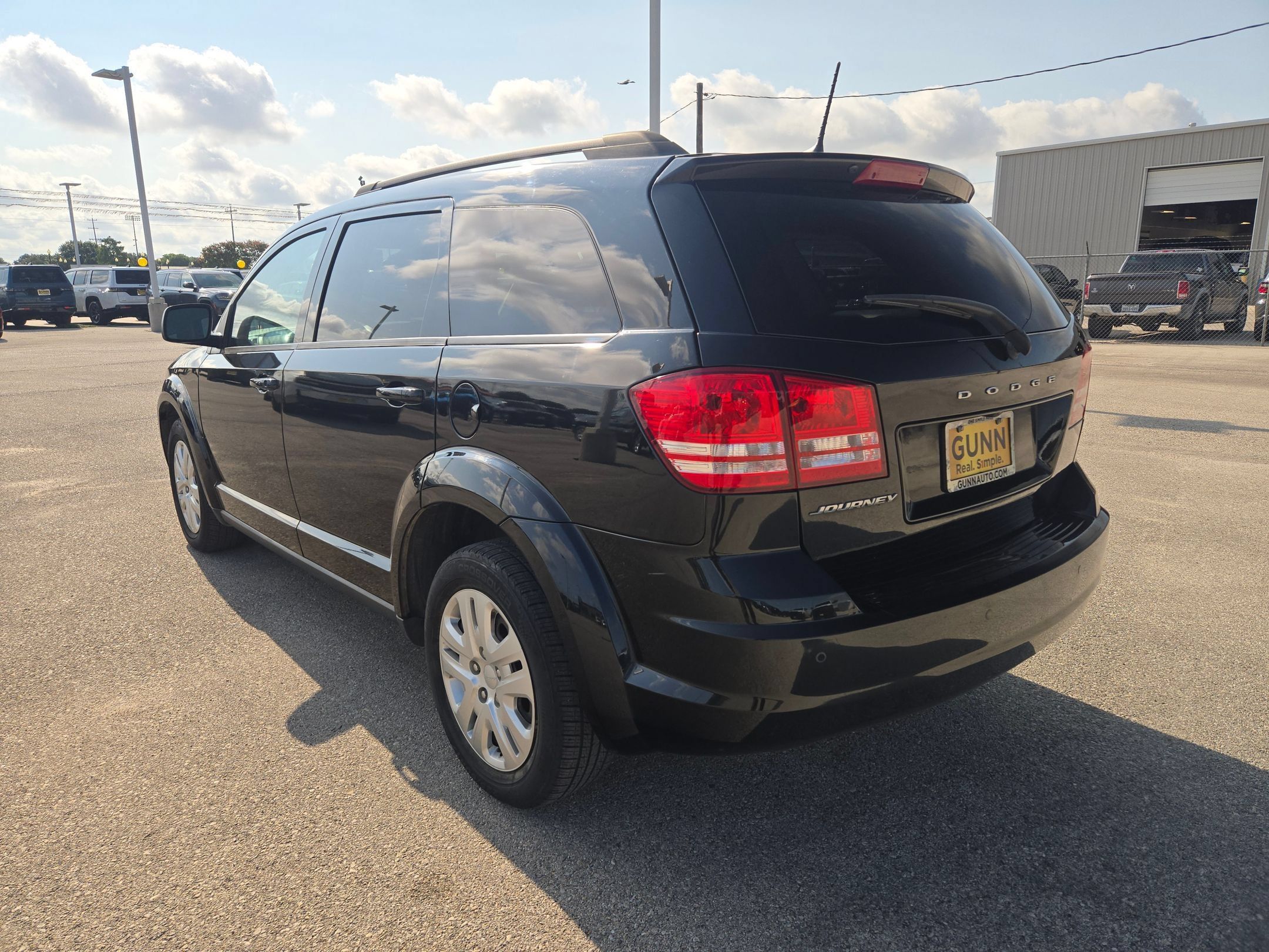 Used 2020 Dodge Journey SE w/ SE Popular Equipment Group FWD image 5