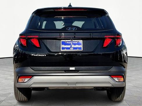 Used 2025 Hyundai Tucson SE image 4