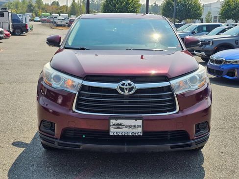 Used 2016 Toyota Highlander LE AWD/4WD image 2