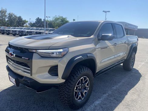 Used 2024 Chevrolet Colorado ZR2 w/ Technology Package AWD/4WD image 40