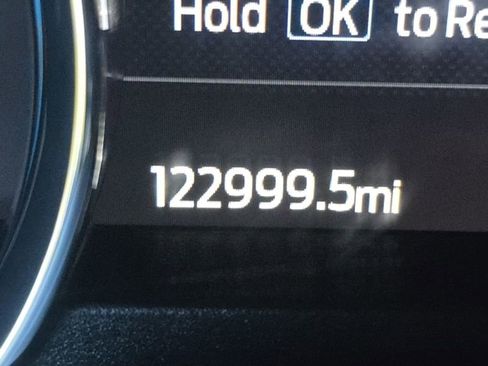 Used 2022 Ford F350 Lariat w/ Black Appearance Package image 23