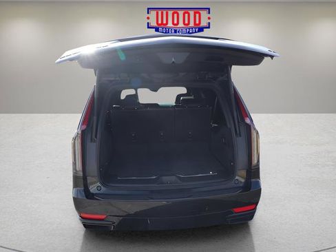 Used 2022 Cadillac Escalade ESV Sport w/ Touring Package image 14