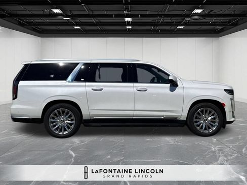 Used 2021 Cadillac Escalade ESV Premium Luxury w/ Driver Assist Tech Package AWD/4WD image 6