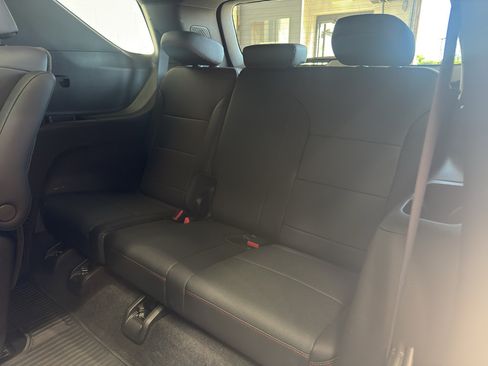 Used 2025 Chevrolet Traverse RS w/ LPO, Floor Liner Package AWD/4WD image 12