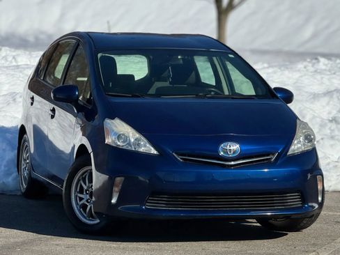 Used 2012 Toyota Prius V Two FWD image 2