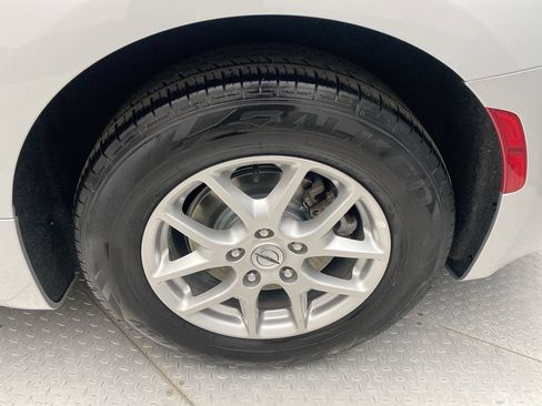 Used 2024 Chrysler Pacifica Touring-L FWD image 10