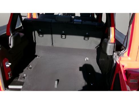 Used 2025 Jeep Wrangler Sahara w/ Safety Group image 19