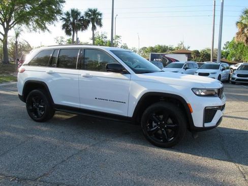 New 2026 Jeep Grand Cherokee Limited AWD/4WD image 2