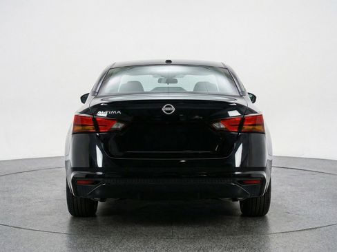 Used 2025 Nissan Altima 2.5 SV FWD image 7