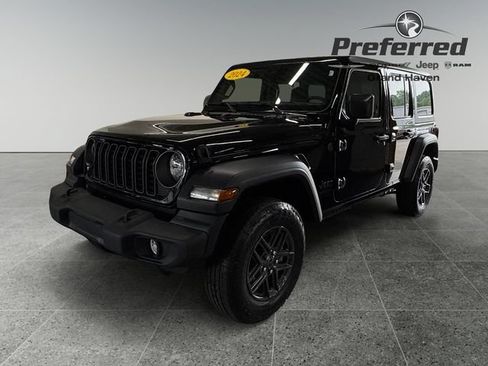 Used 2024 Jeep Wrangler Unlimited Sport AWD/4WD image 12