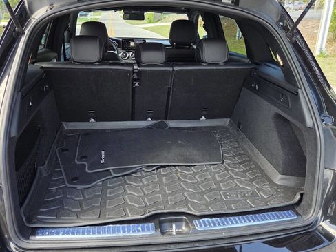 Used 2022 Mercedes-Benz GLC 300 image 11