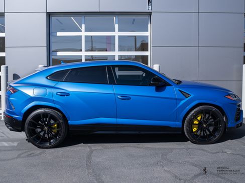 Used 2022 Lamborghini Urus image 10