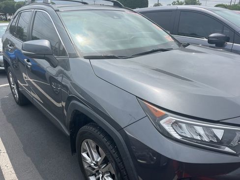 Used 2019 Toyota RAV4 XLE Premium FWD image 3