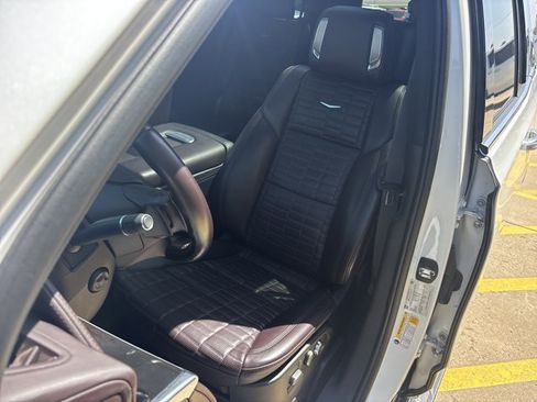 Used 2023 Cadillac Escalade Premium Luxury Platinum AWD/4WD image 25