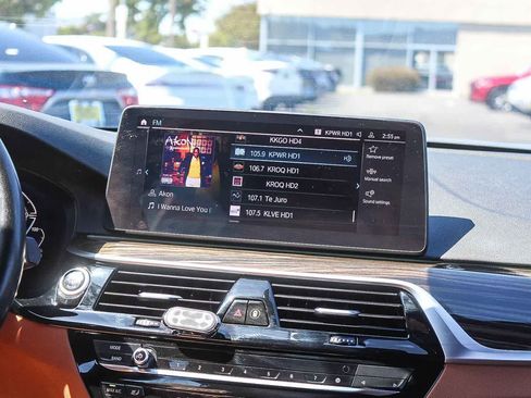 Used 2023 BMW 530e RWD image 17