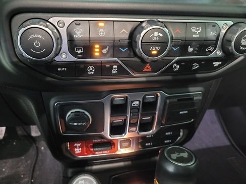 Used 2020 Jeep Wrangler Unlimited Rubicon w/ Dual Top Group image 44