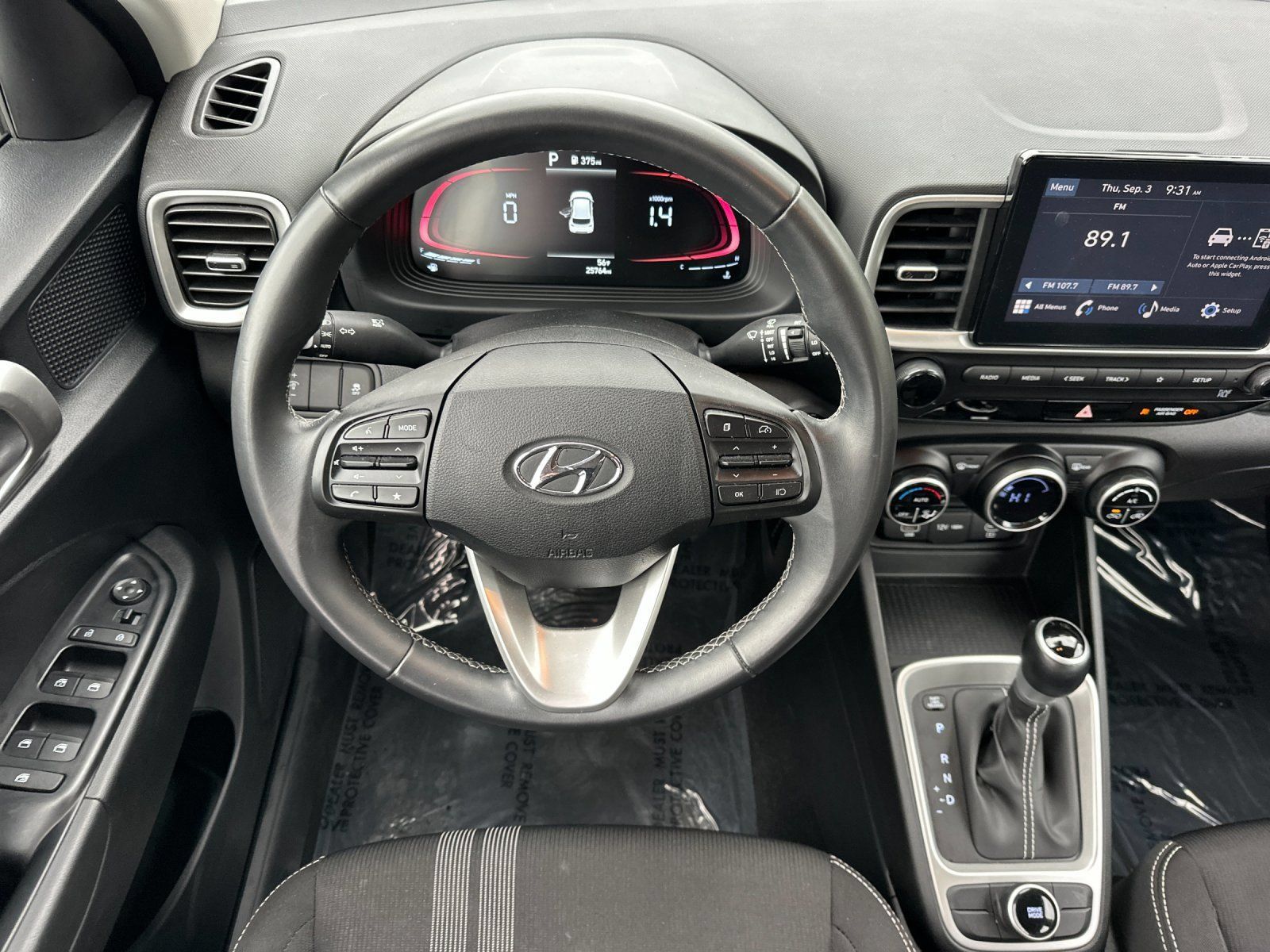Used 2025 Hyundai Venue SEL FWD image 14