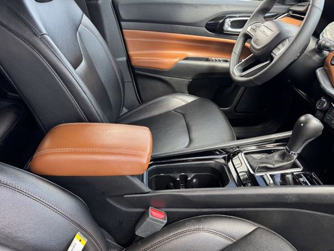 Used 2024 Jeep Compass Limited image 8