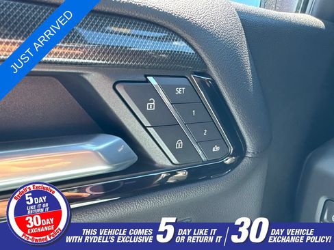 Used 2023 GMC Sierra 1500 AT4 w/ Technology Package AWD/4WD image 7
