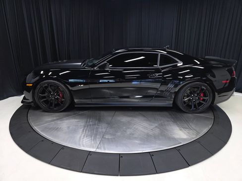 Used 2015 Chevrolet Camaro SS w/ SS Performance Package RWD image 10