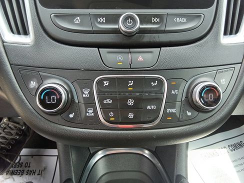 Used 2024 Chevrolet Malibu LT FWD image 29
