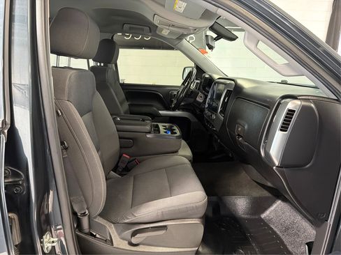 Used 2018 Chevrolet Silverado 1500 LT w/ LT Eassist Package image 14