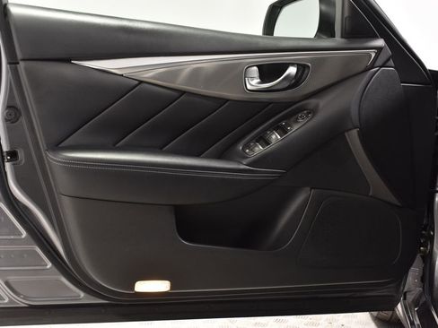 Used 2017 INFINITI Q50 2.0t w/ Moonroof Package image 9