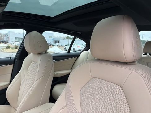 Used 2022 BMW 540i xDrive w/ Convenience Package image 22