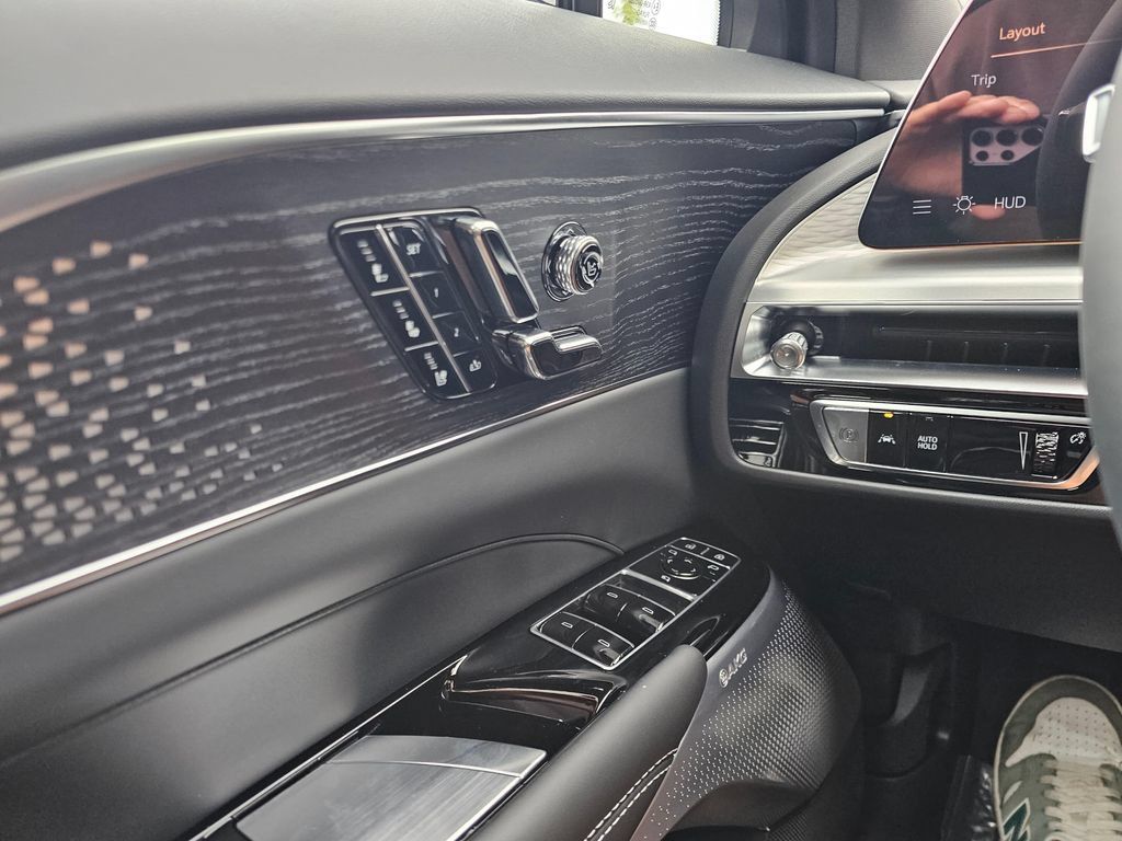 New 2027 Cadillac Lyriq Signature Sport w/ Nappa Leather Package AWD/4WD image 32