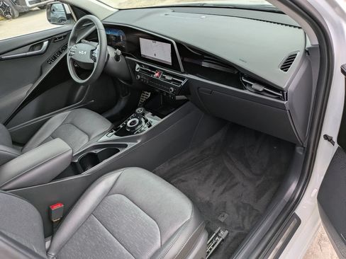 Certified 2023 Kia Niro Wave FWD image 14