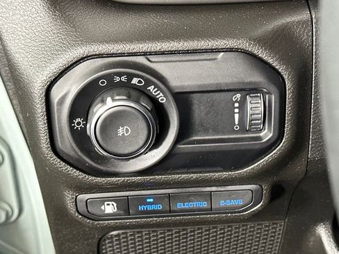 Used 2023 Jeep Wrangler Unlimited w/ Cold Weather Group image 19