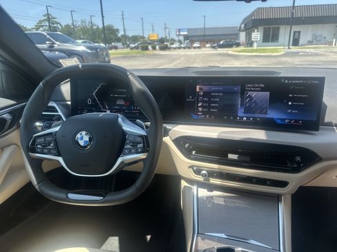 Used 2025 BMW 430i Coupe w/ Convenience Package RWD image 15
