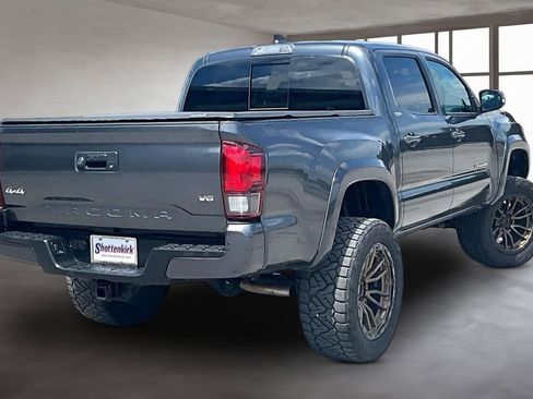 Used 2022 Toyota Tacoma SR5 w/ Technology Package AWD/4WD image 6
