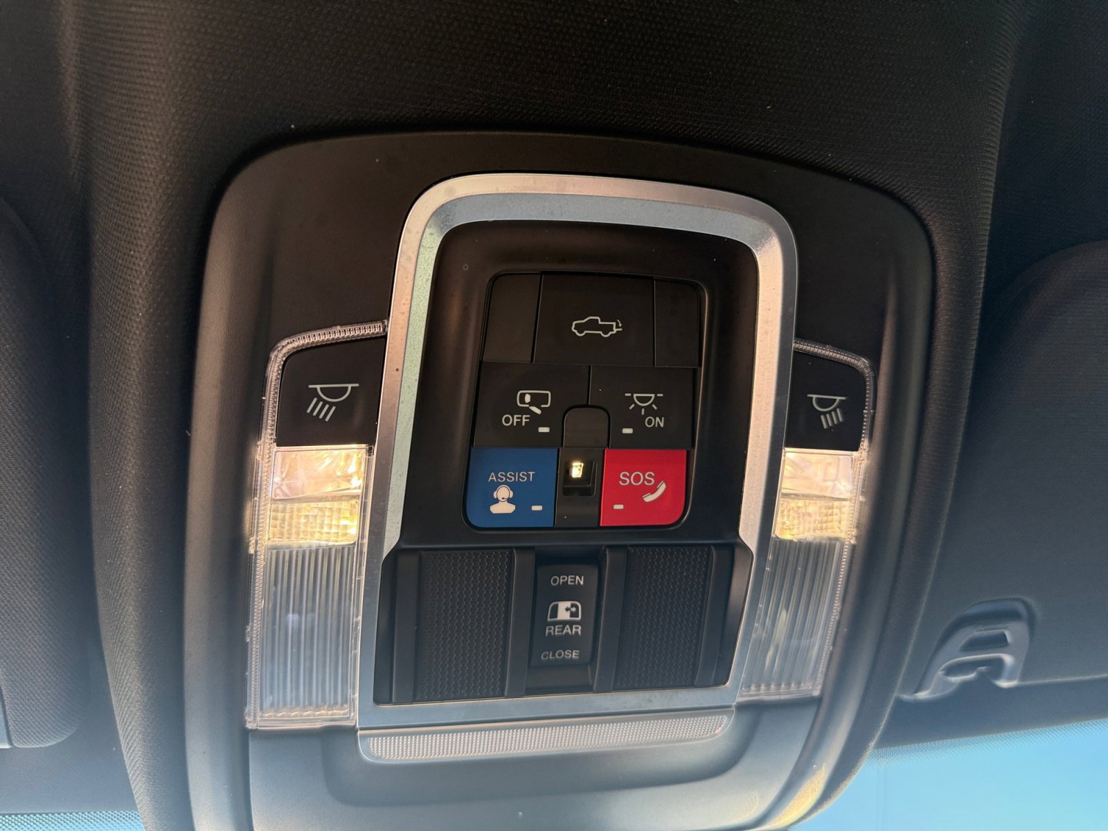 Used 2022 RAM 1500 Limited w/ Body Color Bumper Group AWD/4WD image 30