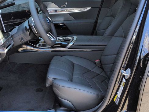 Used 2026 BMW i7 xDrive60 w/ M Sport Package RWD image 17
