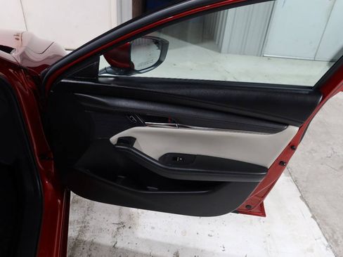 Used 2019 MAZDA MAZDA3 Hatchback FWD image 27