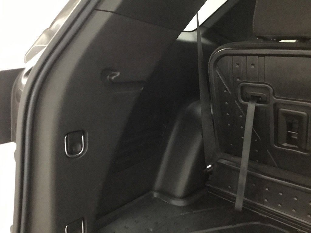 Used 2023 Chevrolet Traverse LT FWD image 17