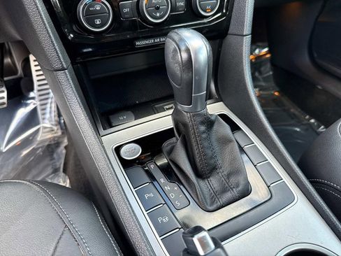 Used 2020 Volkswagen Passat 2.0T SEL image 34