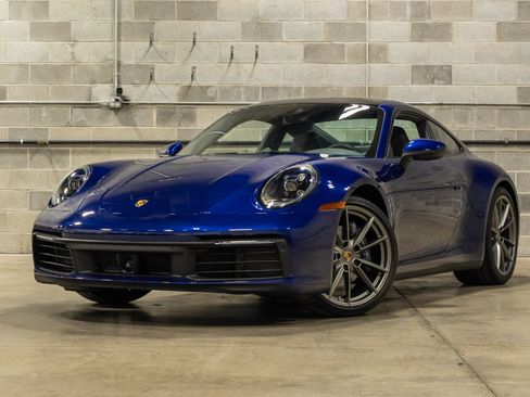 Used 2020 Porsche 911 Carrera w/ Premium Package RWD image 3
