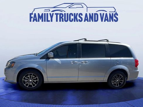 Used 2018 Dodge Grand Caravan GT FWD image 2