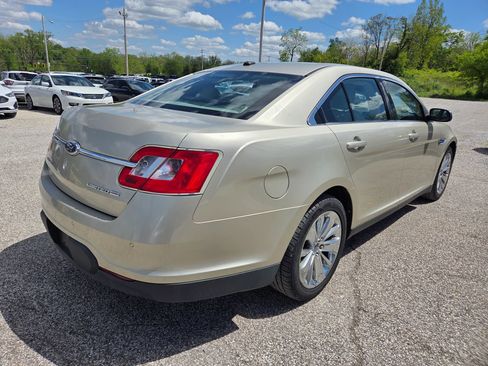 Used 2010 Ford Taurus Limited AWD/4WD image 4