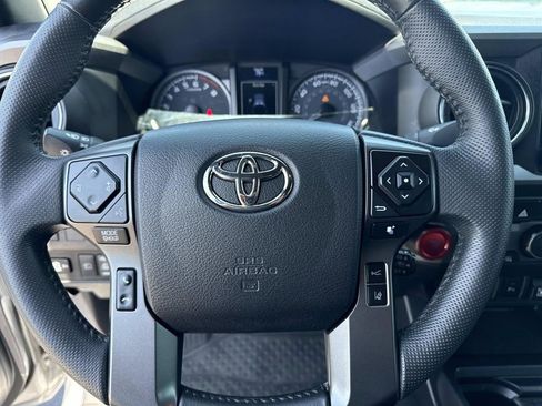Used 2021 Toyota Tacoma TRD Sport w/ Technology Package image 14